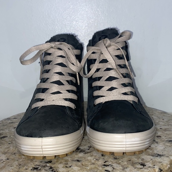 ECCO Women's Soft 7 TRED Gore-TEX Gray Nubuck Leather High Sneaker Women Size 7 - Picture 4 of 13